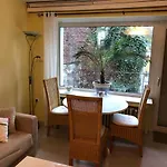 Modernes Studio Apartment Im Duesseldorfer Norden