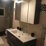 Modernes Studio Apartment Im Duesseldorfer Norden